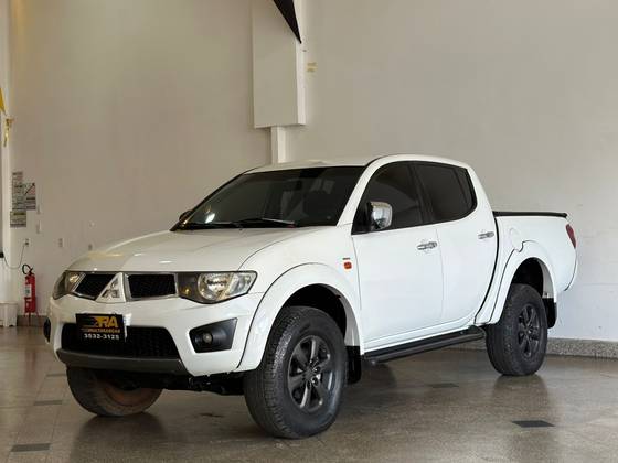 MITSUBISHI L200 TRITON 3.2 HPE 4X4 CD 16V TURBO INTERCOOLER DIESEL 4P AUTOMÁTICO